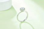 1-carat Luxury And Fashionable Light Luxury Jewelry Silver Ring Set With Top-quality Moissanite, S925 Silver Plated Platinum NP Collection