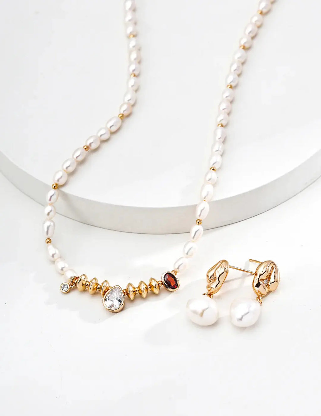 Natural Pearl Zircon Necklace