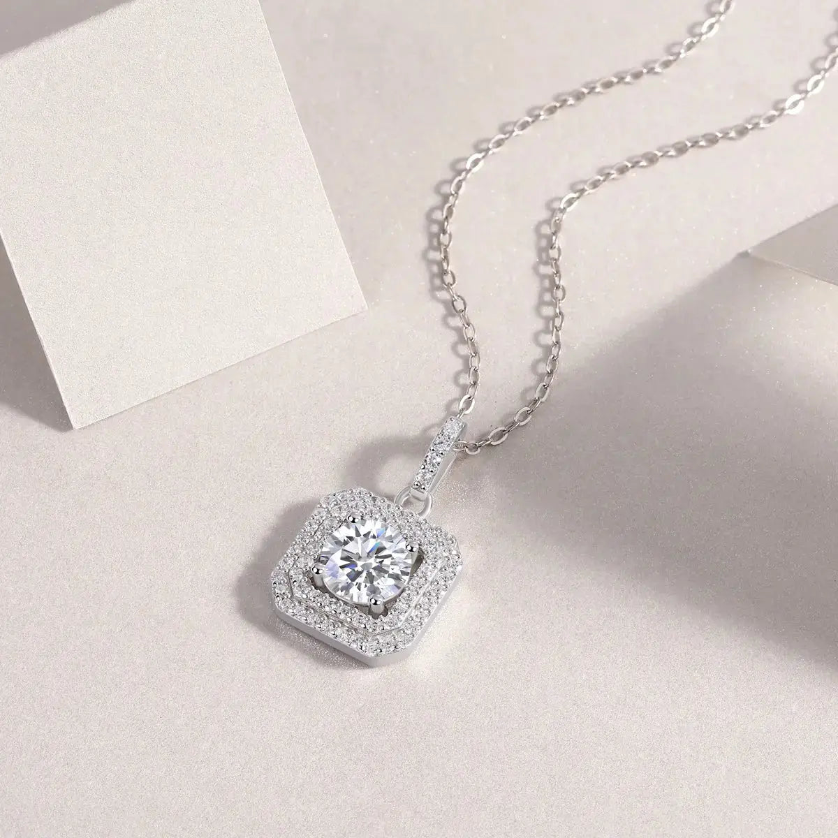Sugar Diamond - Set With Top-quality Moissanite, Fashionable And Light Luxury Jewelry, Silver Pendant Necklace S925, Silver-plated Platinum NP Collection