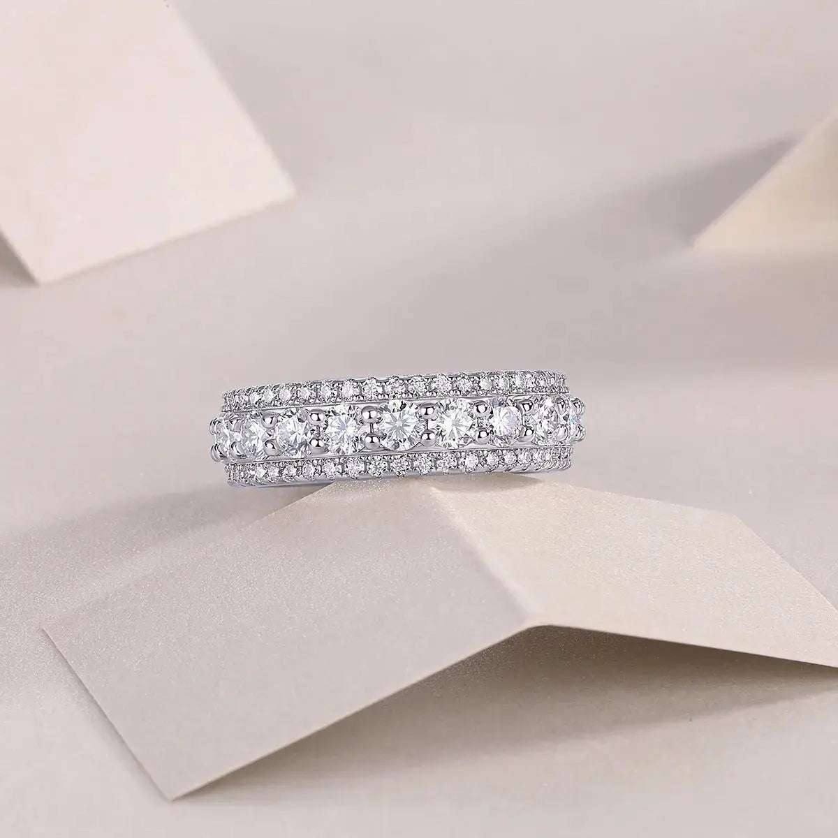 A Luxurious And Fashionable Light Luxury Jewelry Silver Ring Set With Top-quality Moissanite, S925 Silver Plated With Platinum NP Collection