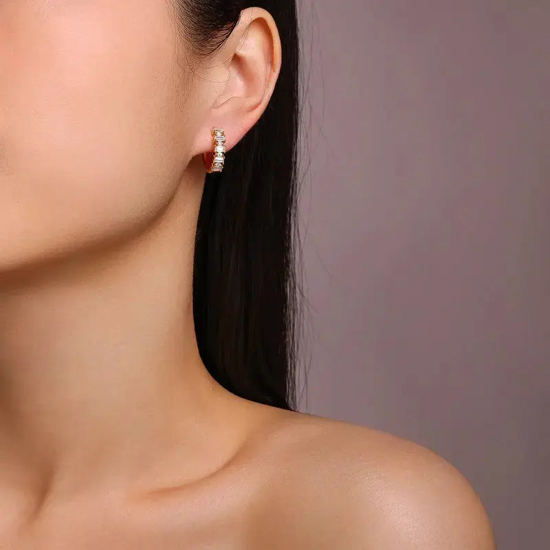 Moissanite Luxury And Fashionable Light Luxury Jewelry Silver Stud Earrings S925 Silver Electroplated Gold NP Collection