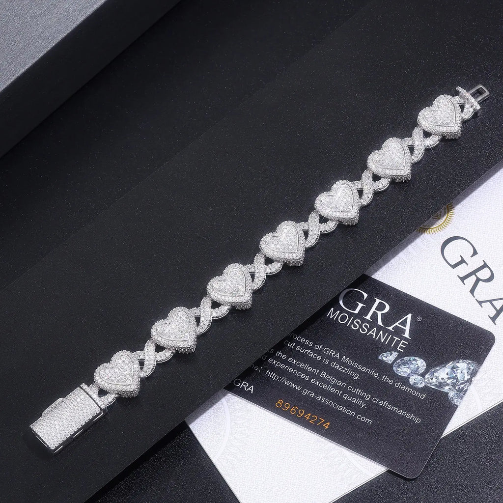 A Luxurious And Fashionable Minimalist Jewelry Bracelet Featuring Top-quality Moissanite, Made Of S925 Silver Electroplated With Platinum. - N&P Colletion