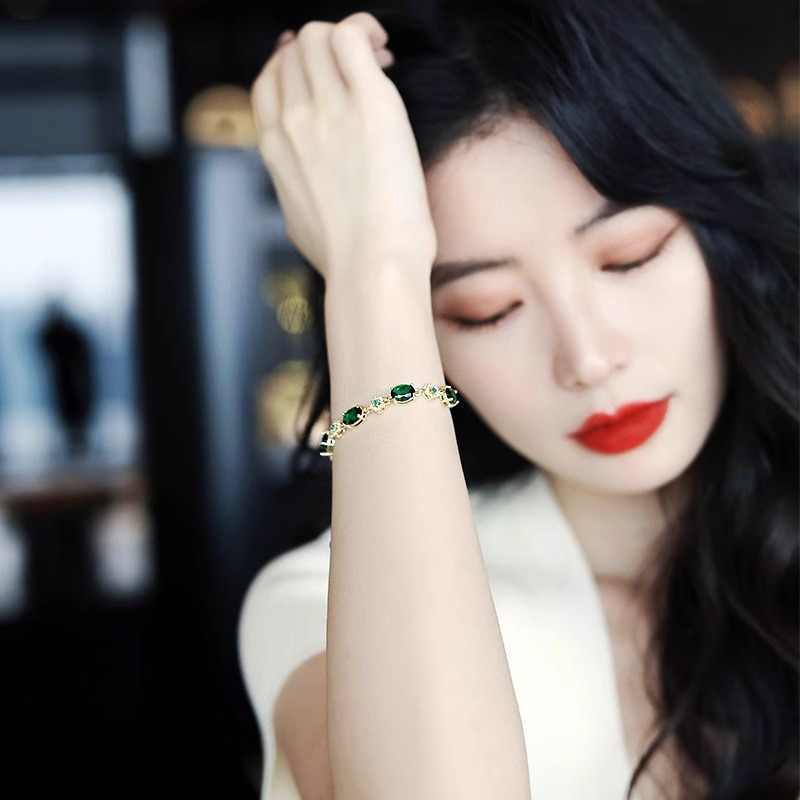 High-grade Design Exquisite Design Emerald Bracelet