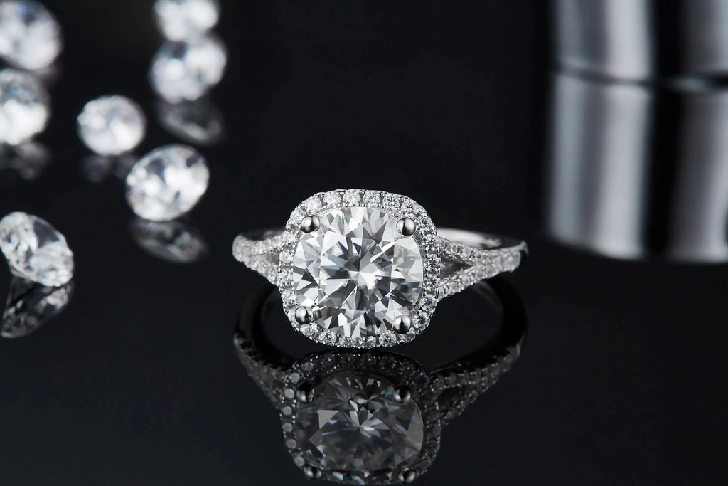 A 3-carat Luxury And Fashionable Light Luxury Jewelry Silver Ring With Top-quality Moissanite, S925 Silver Plated With Platinum NP Collection