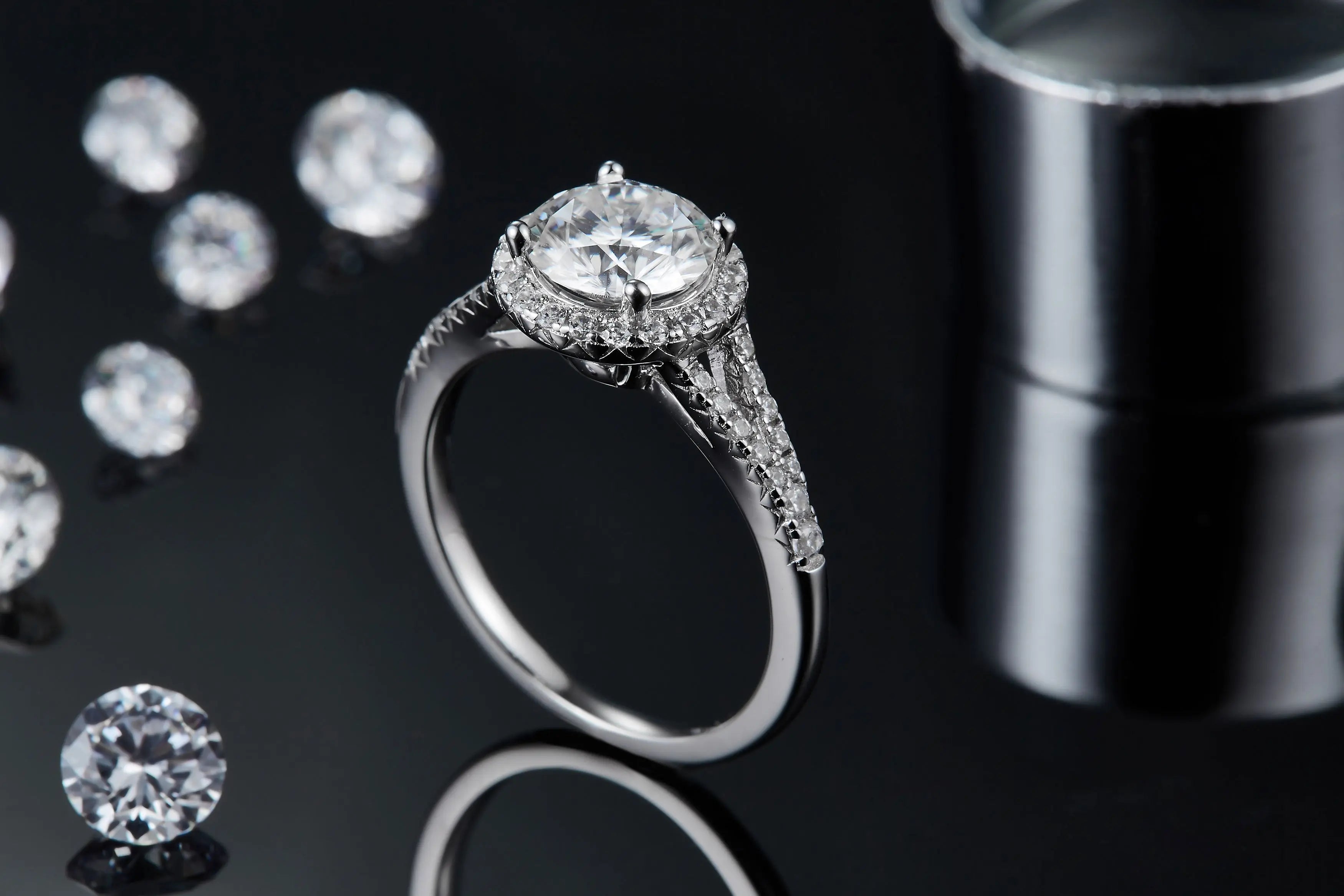 1.5-Carat Luxury & Fashionable Light Luxury Silver Ring – Top-Quality Moissanite, S925 Platinum Plated NP Collection