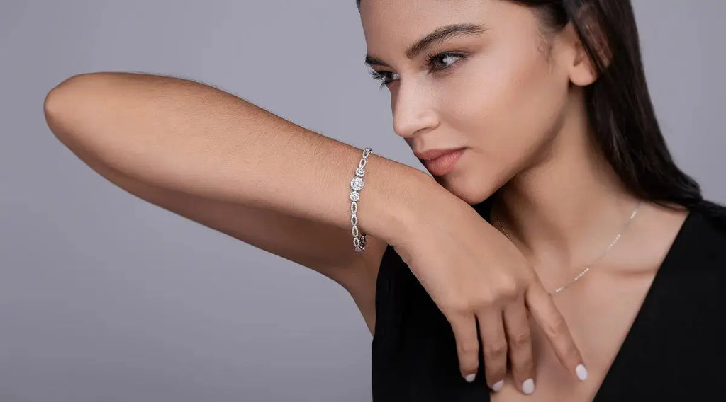 1-carat Luxury And Fashionable Light Luxury Trend Jewelry Silver Bracelet Set With Top-quality Moissanite, S925 Silver Electroplated Platinum NP Collection