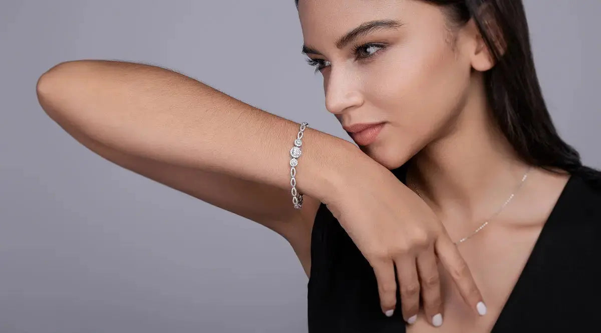 1-carat Luxury And Fashionable Light Luxury Trend Jewelry Silver Bracelet Set With Top-quality Moissanite, S925 Silver Electroplated Platinum NP Collection