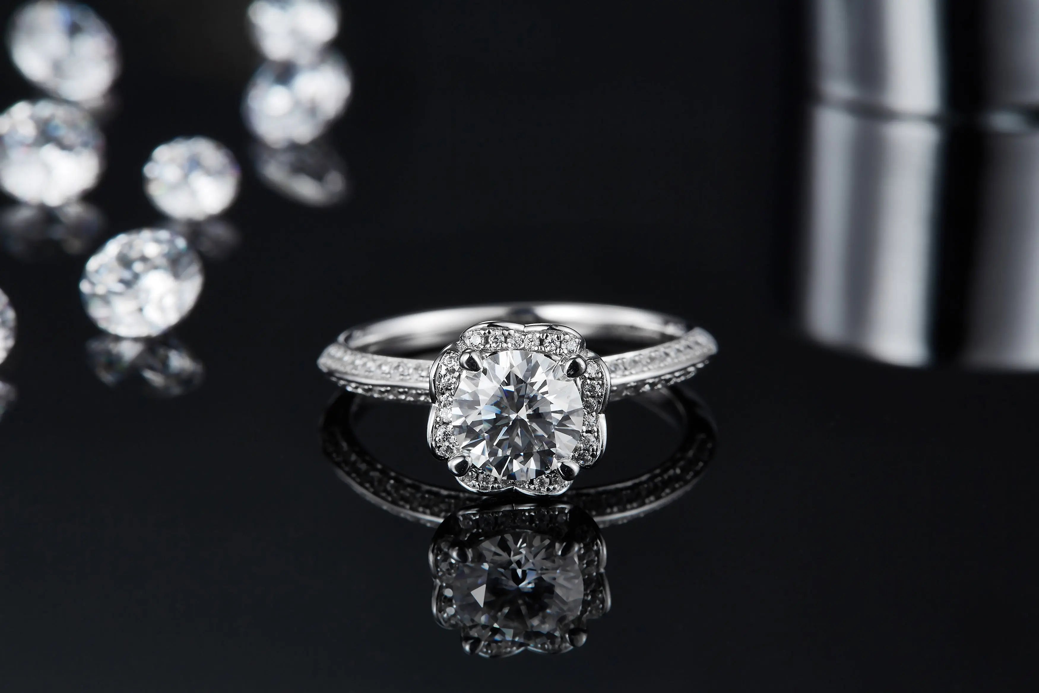 A 1-carat Luxurious And Fashionable Light Luxury Trend Jewelry Silver Ring, Set With Moissanite, Made Of S925 Silver-plated Platinum Material. - N&P Colletion