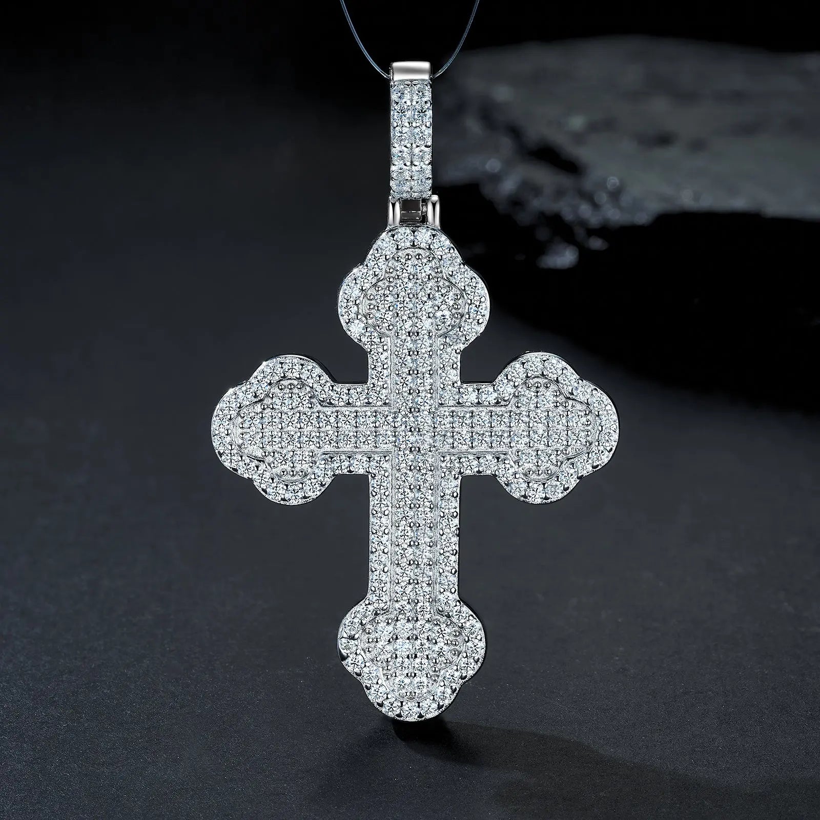 A Luxurious And Fashionable Minimalist Jewelry Pendant Necklace Set With Top-quality Moissanite, Made Of S925 Silver Electroplated With Platinum. - N&P Colletion