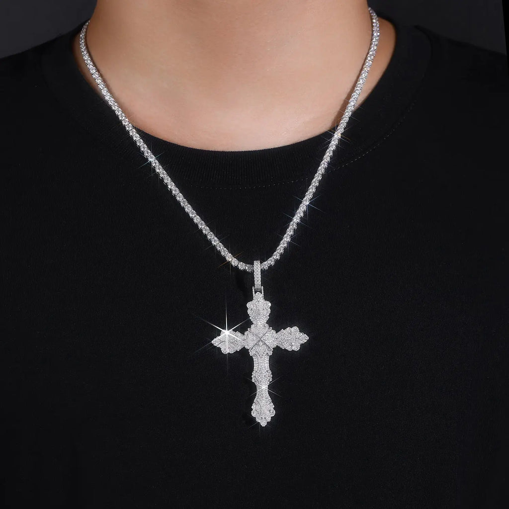 A Luxurious And Fashionable Minimalist Jewelry Pendant Necklace Featuring Top-quality Moissanite, Made Of S925 Silver Electroplated With Platinum. - N&P Colletion