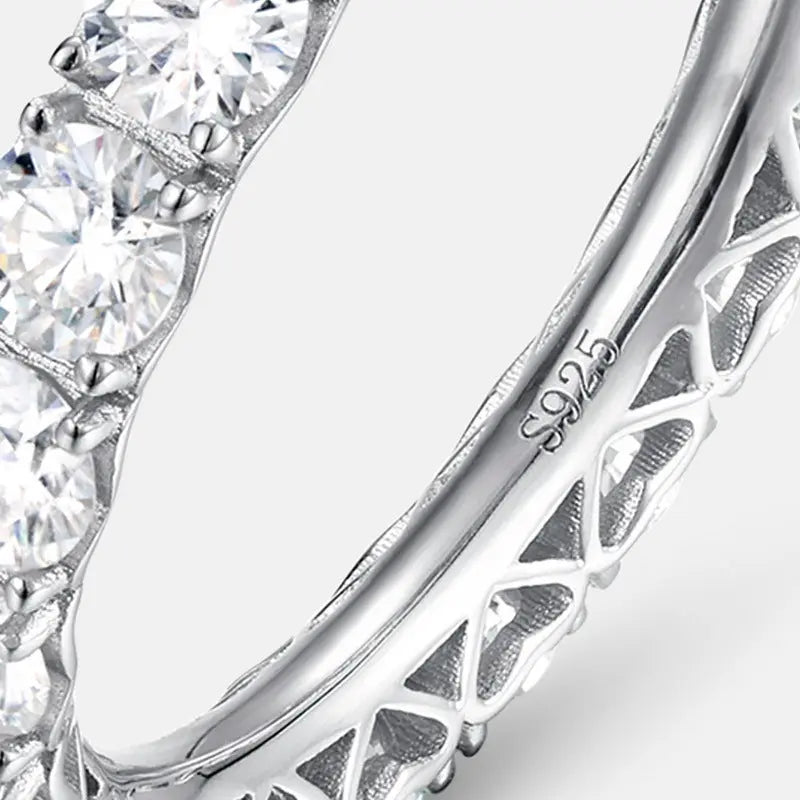 Moissanite Ring With Colored Diamonds Fashionable And Subtly Luxurious