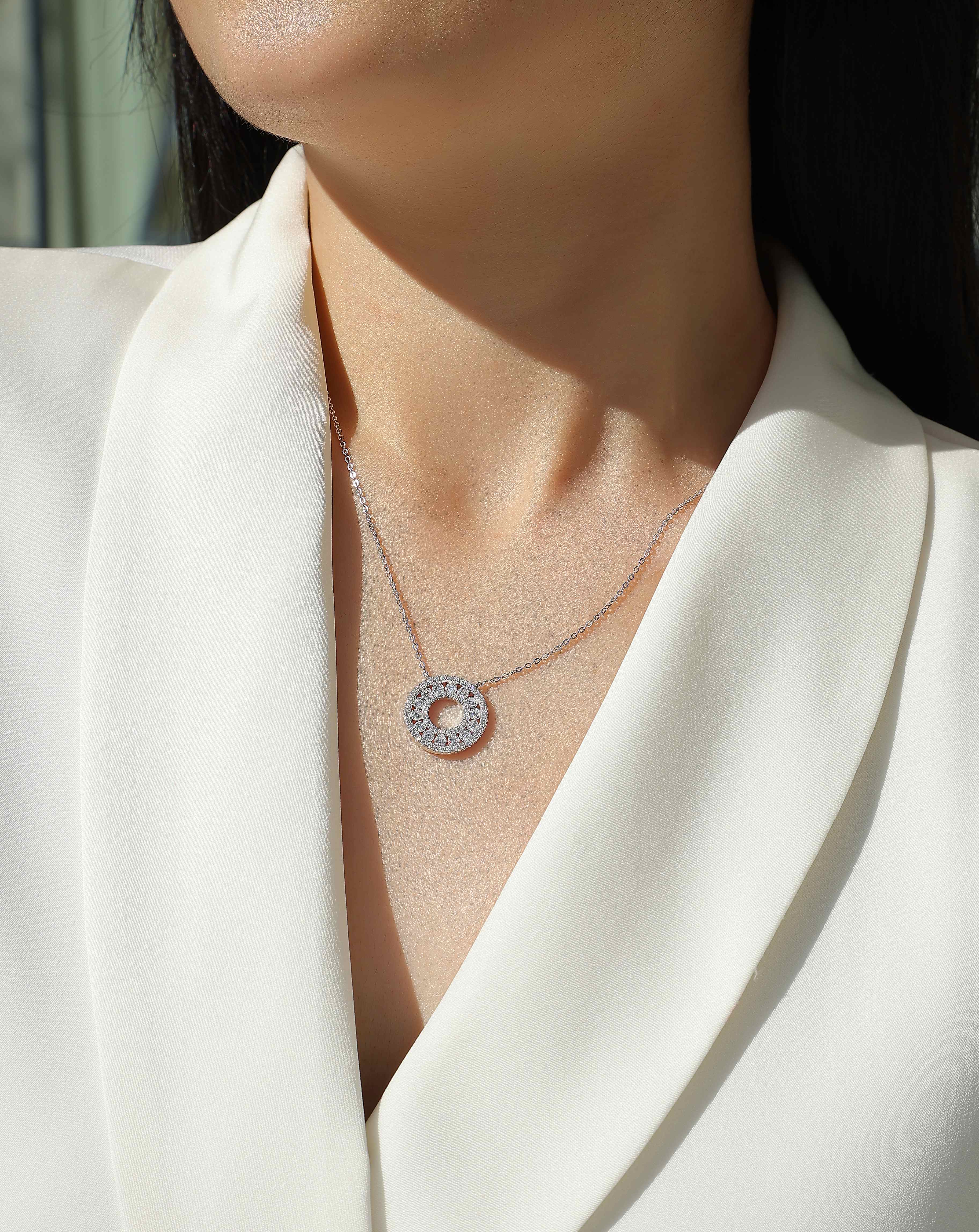 1Reciprocating - A Fashionable And Luxurious Diamond Jewelry Pendant Set With Moissanite S925 Sterling Silver NP Collection