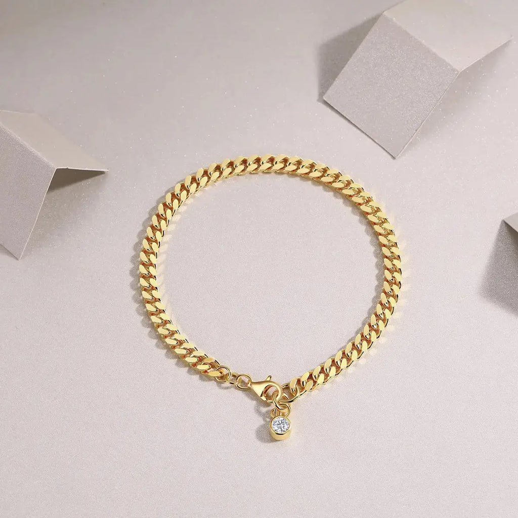 Set With Top-quality Moissanite, This Luxurious And Fashionable Light Luxury Trend Jewelry Silver Bracelet Is S925 Silver-plated With Gold NP Collection