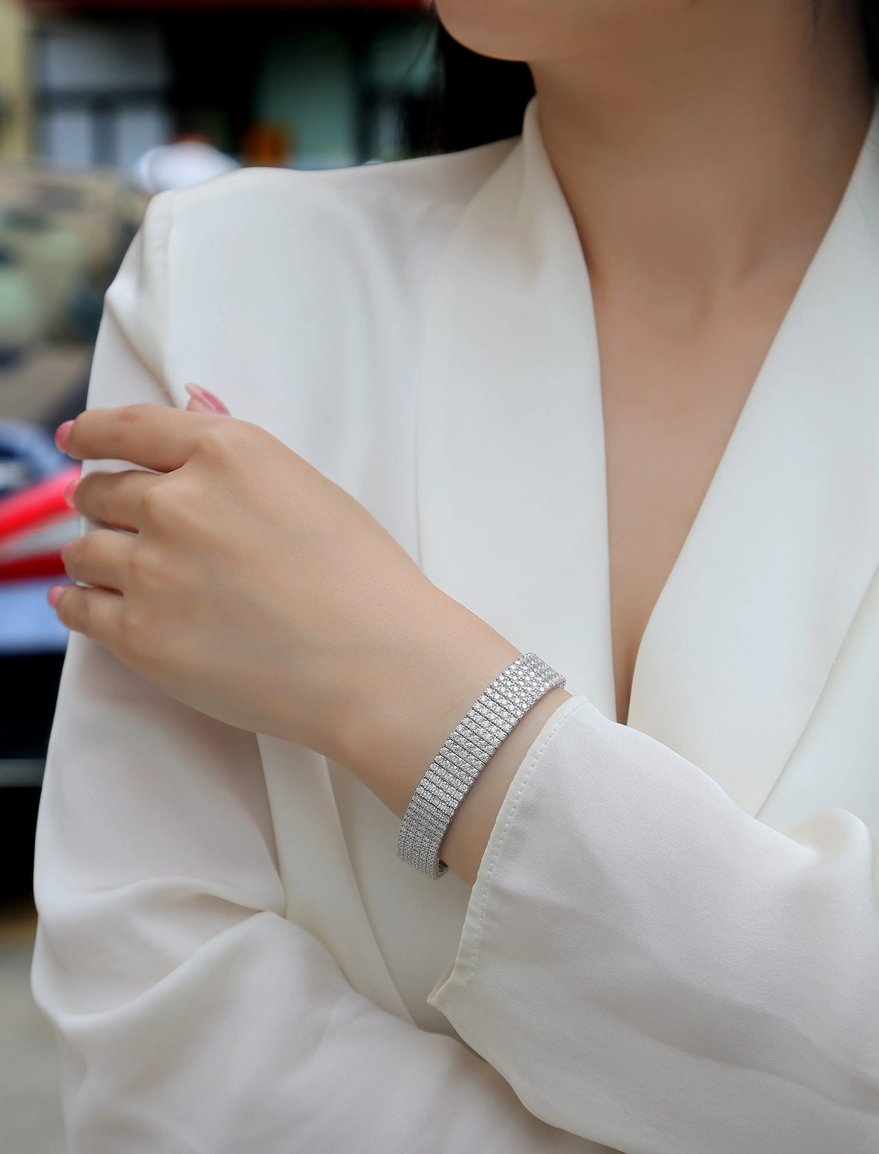 Shining And Simple – Luxurious jewelry Light Luxury Moissanite S925 Silver-Plated Platinum Bracelet NP Collection
