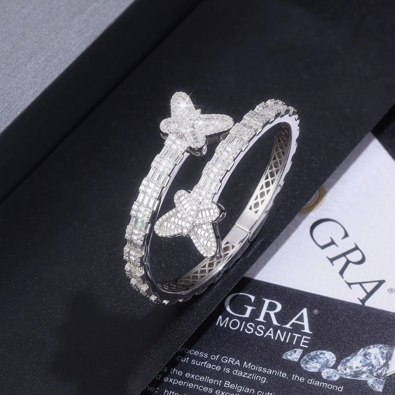 Jewelry Bracelet Moissanite, Elegant And Fashionable, Luxurious And Trendy, Made Of S925 Silver With Electroplated Platinum. NP Collection