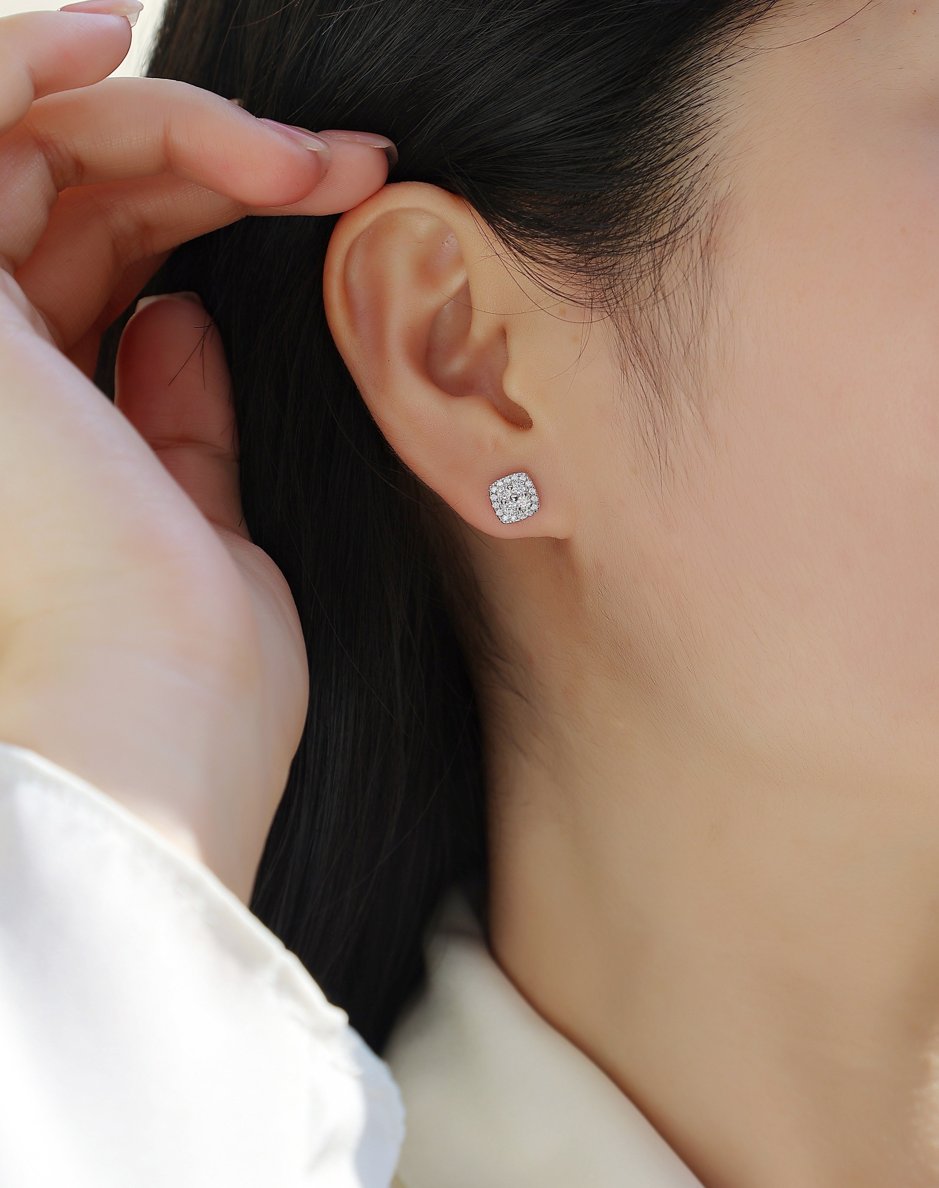 Fog Sea - Moissanite S925 Sterling Silver And Platinum-plated Stud Earrings