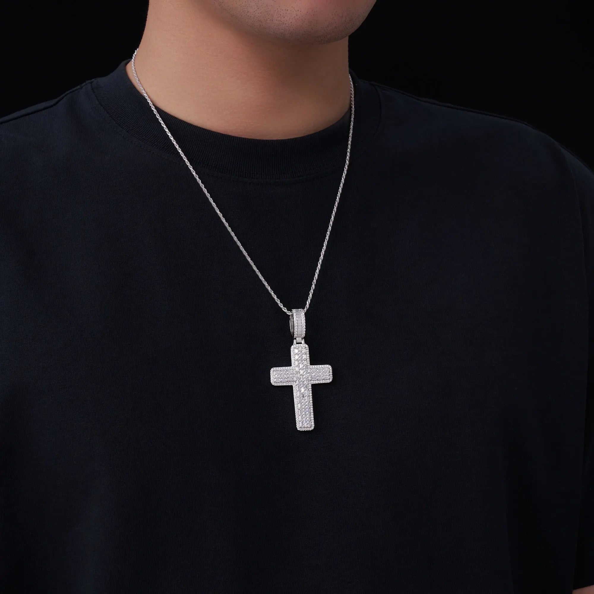 A Luxurious And Fashionable Minimalist Jewelry Pendant Necklace With Top-quality Moissanite, Made Of S925 Silver Electroplated With Platinum. - N&P Colletion