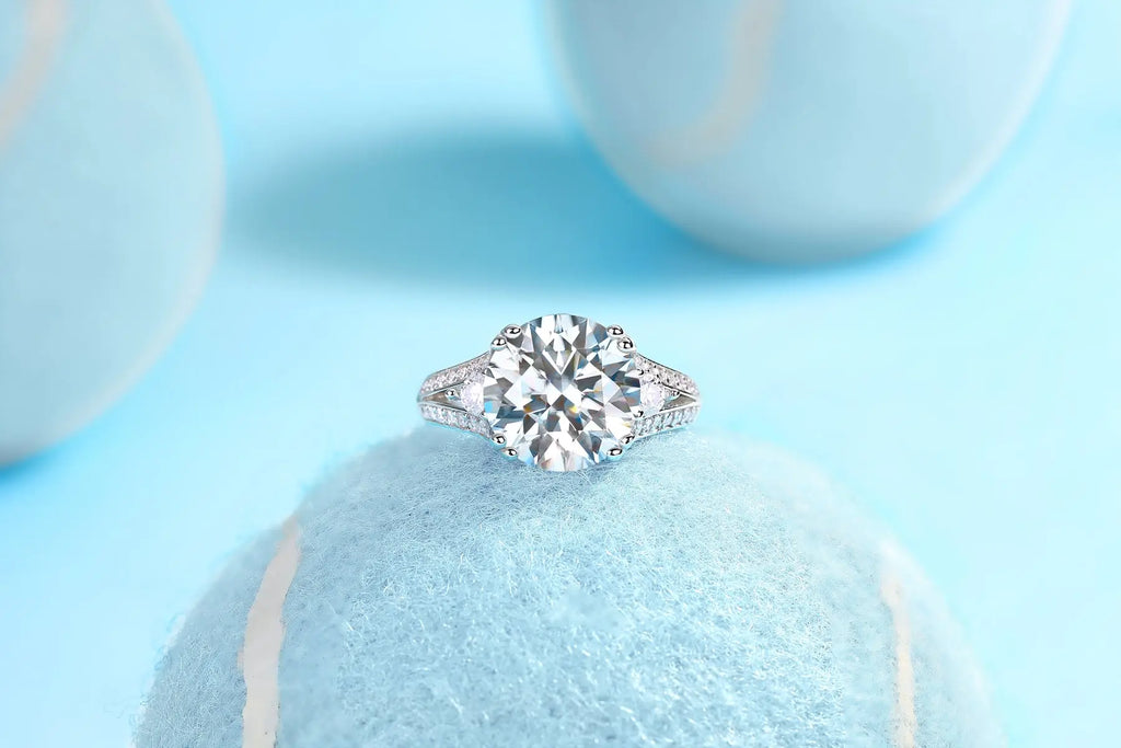 1Elegant Radiance - Ring with 5-Carat Moissanite S925 Sterling Silver and Platinum-Plated Diamond 