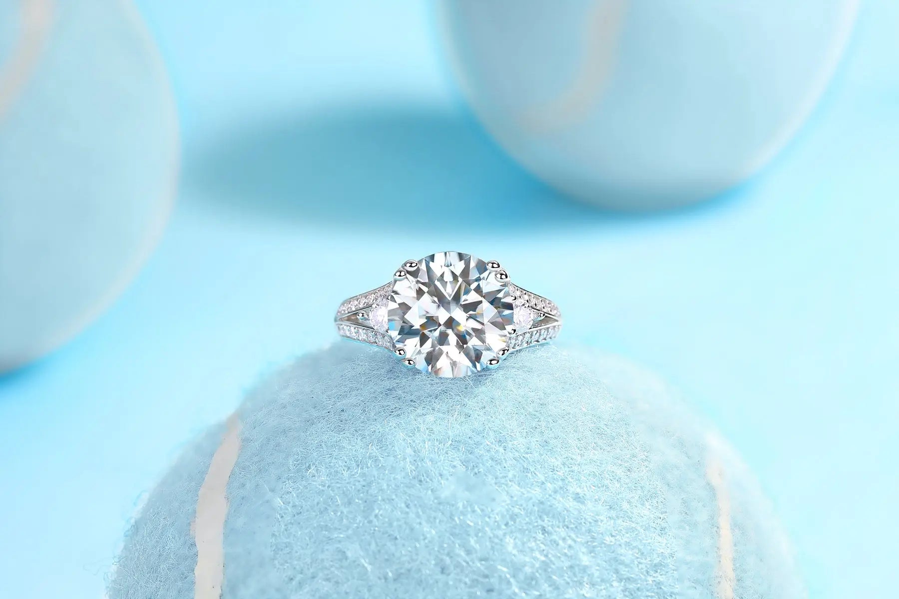 1Elegant Radiance - Ring with 5-Carat Moissanite S925 Sterling Silver and Platinum-Plated Diamond 