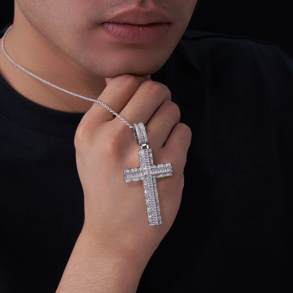 A Luxurious And Fashionable Minimalist Jewelry Pendant With Top-quality Moissanite, Made Of S925 Silver Electroplated With Platinum. - N&P Colletion