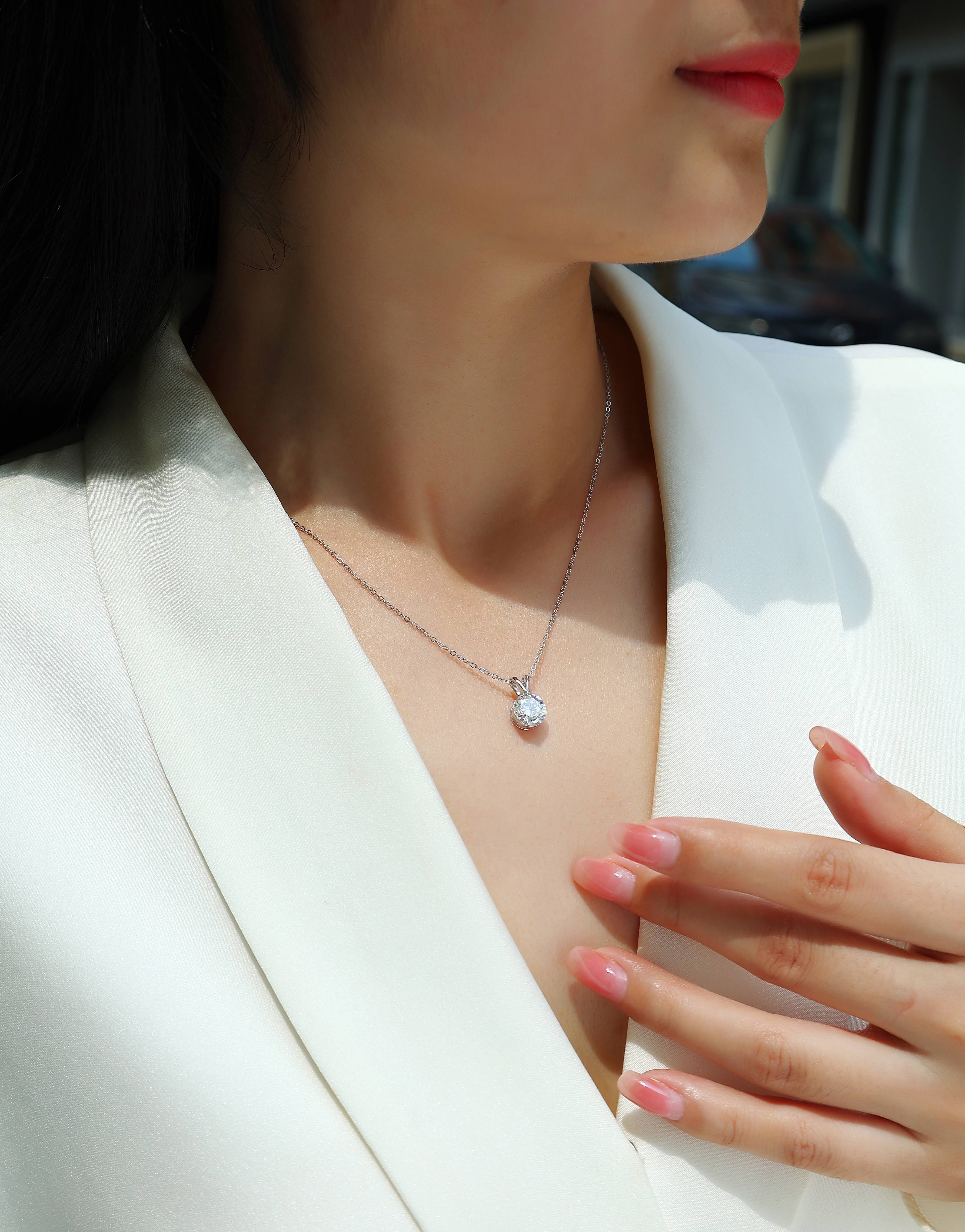 V-shaped - 2-carat Moissan Diamond S925 Sterling Silver And Platinum-plated Pendant