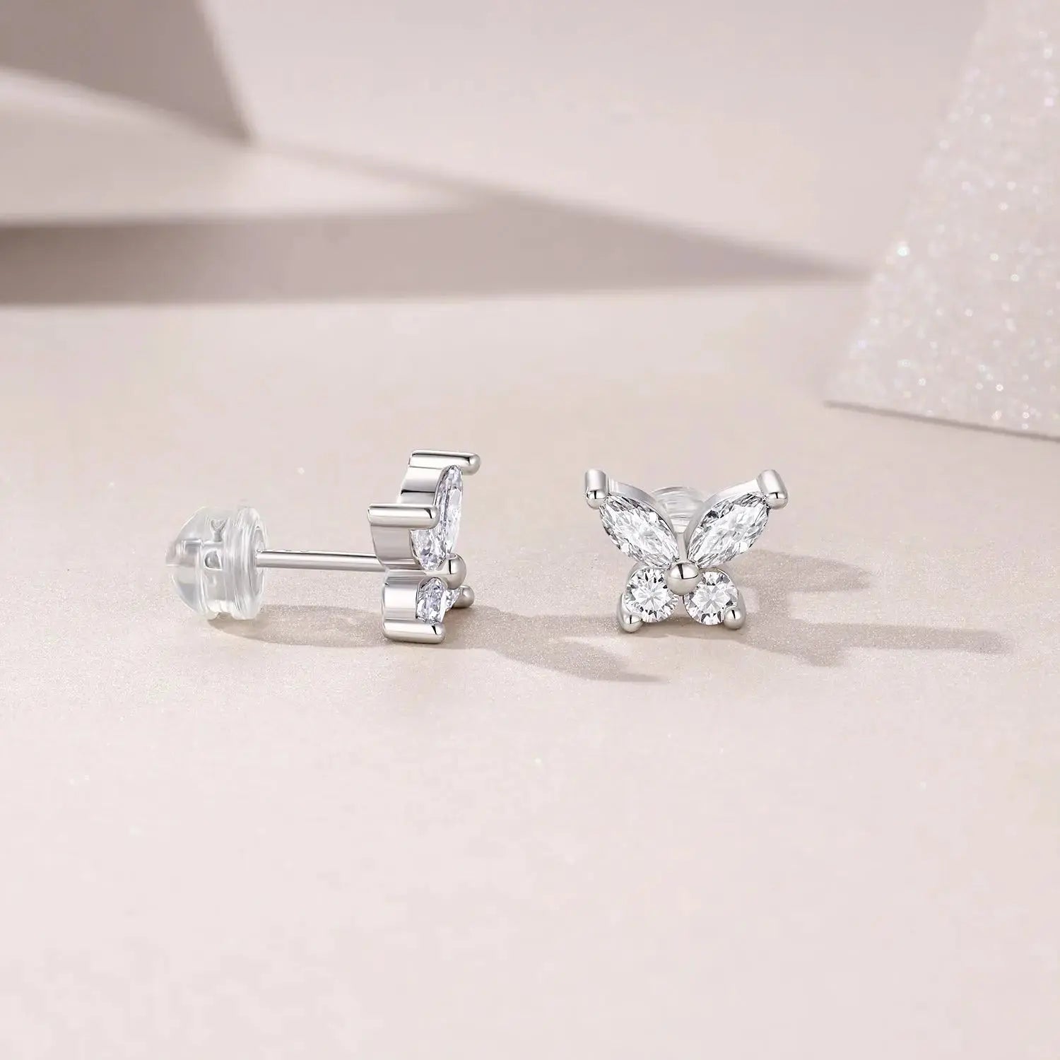 Top-quality Moissanite Luxury And Fashionable Light Luxury Jewelry Silver Stud Earrings S925 Silver Plated Platinum NP Collection