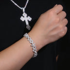 A Luxurious And Fashionable Minimalist Bracelet Featuring Top-quality Moissanite, Made Of S925 Silver Electroplated With Platinum. - N&P Colletion