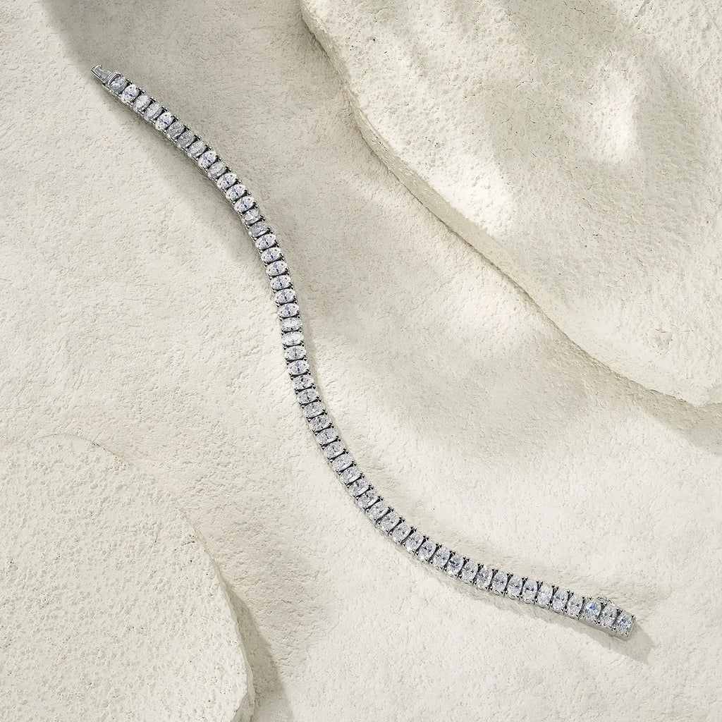 A Luxurious And Fashionable Minimalist Jewelry Bracelet Featuring Moissanite, Made Of S925 Silver Electroplated With Platinum. - N&P Colletion