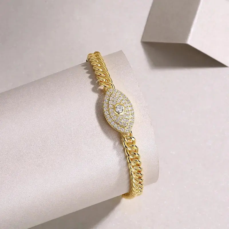 Set With Top-quality Moissanite, This Luxurious And Fashionable Light Luxury Trend Jewelry Silver Bracelet Is S925 Silver-plated With Gold NP Collection