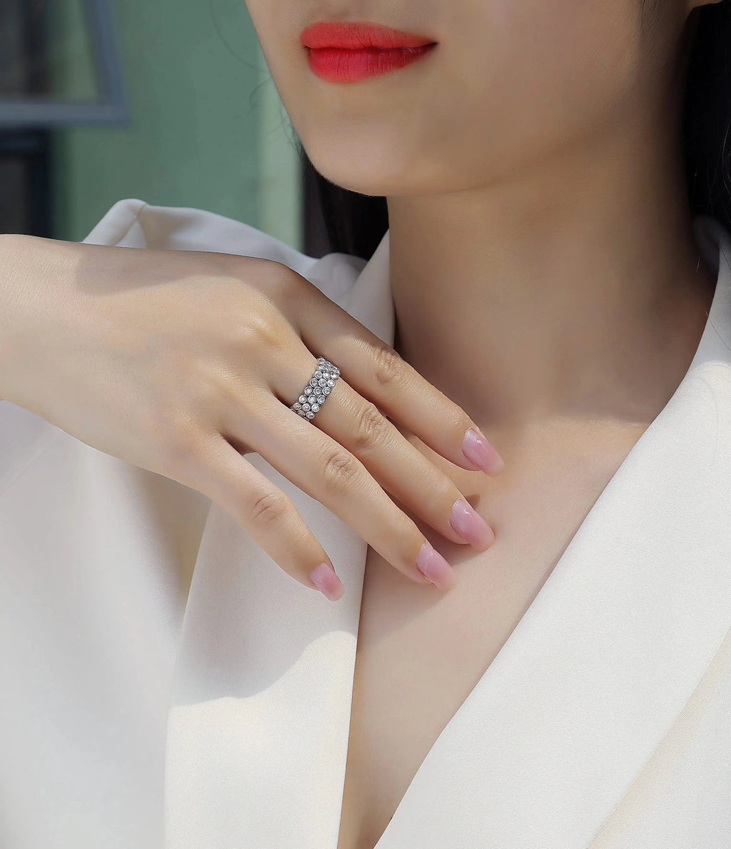 A Luxurious And Fashionable Light Luxury Jewelry Silver Ring Set With Top-quality Moissanite, S925 Silver Plated With Platinum NP Collection