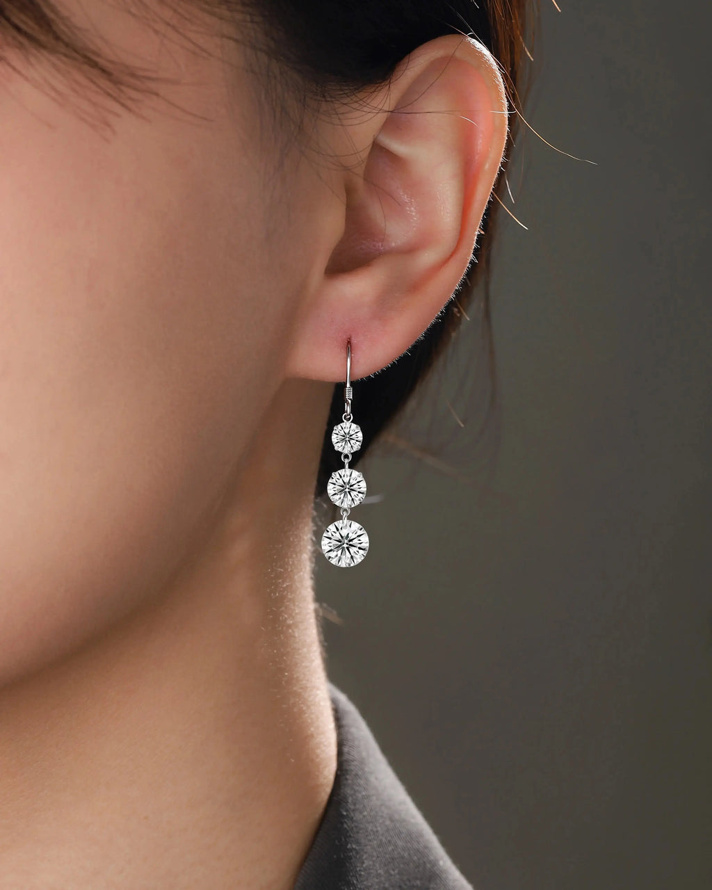 Moissanite Luxury And Fashionable Light Luxury Jewelry Silver Stud Earrings S925 Silver Plated Platinum NP Collection