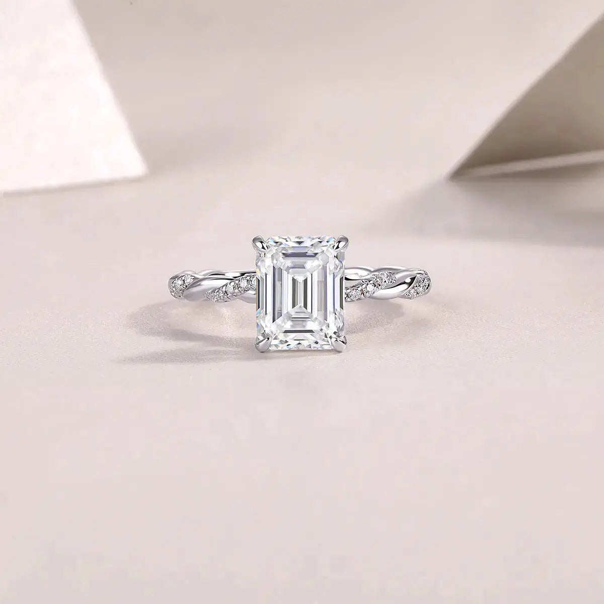 1Chasing Light - A Fashionable Diamond Jewelry Piece Set With Moissanite S925 Sterling Silver And Platinum-plated Diamond Ring Prohibit TikTok sales NP Collection