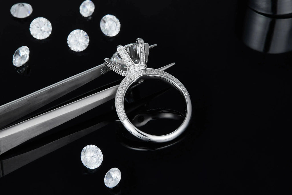 A 5-carat Luxury And Fashionable Light Luxury Jewelry Silver Ring With Top-quality Moissanite, S925 Silver Plated With Platinum NP Collection