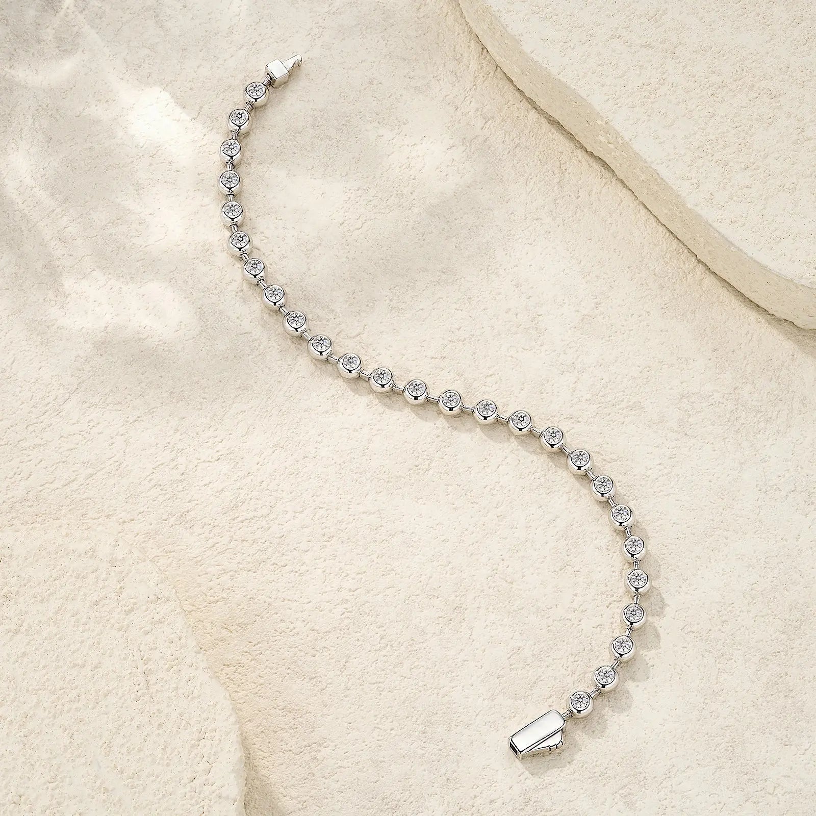 A 0.1-carat Luxurious And Fashionable Light Luxury Trend Jewelry Silver Bracelet With Top-quality Moissanite, Made Of S925 Silver-plated Platinum Material. - N&P Colletion