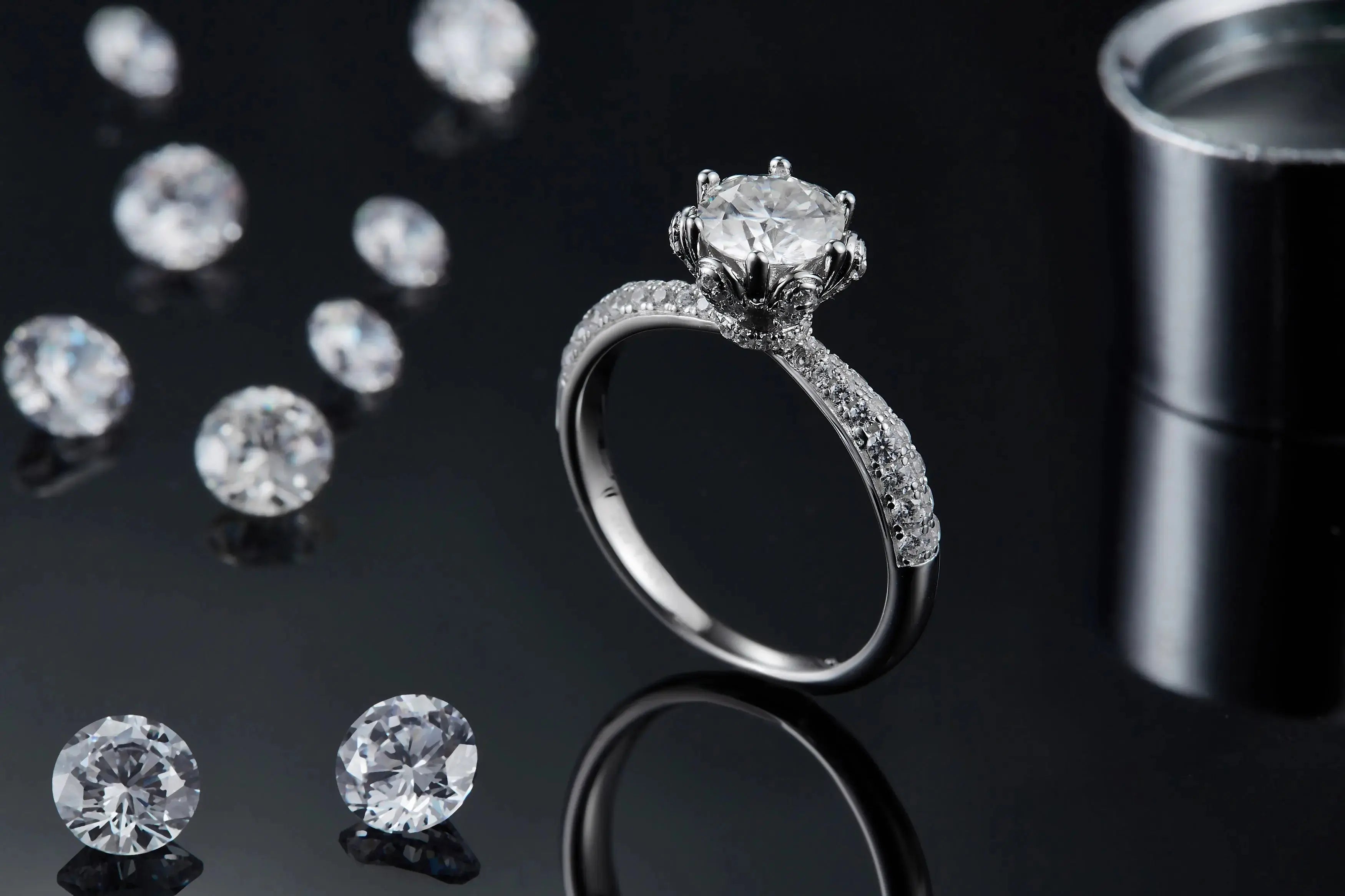 1-carat Luxury And Fashionable Light Luxury Jewelry Silver Ring Set With Top-quality Moissanite, S925 Silver Plated Platinum NP Collection