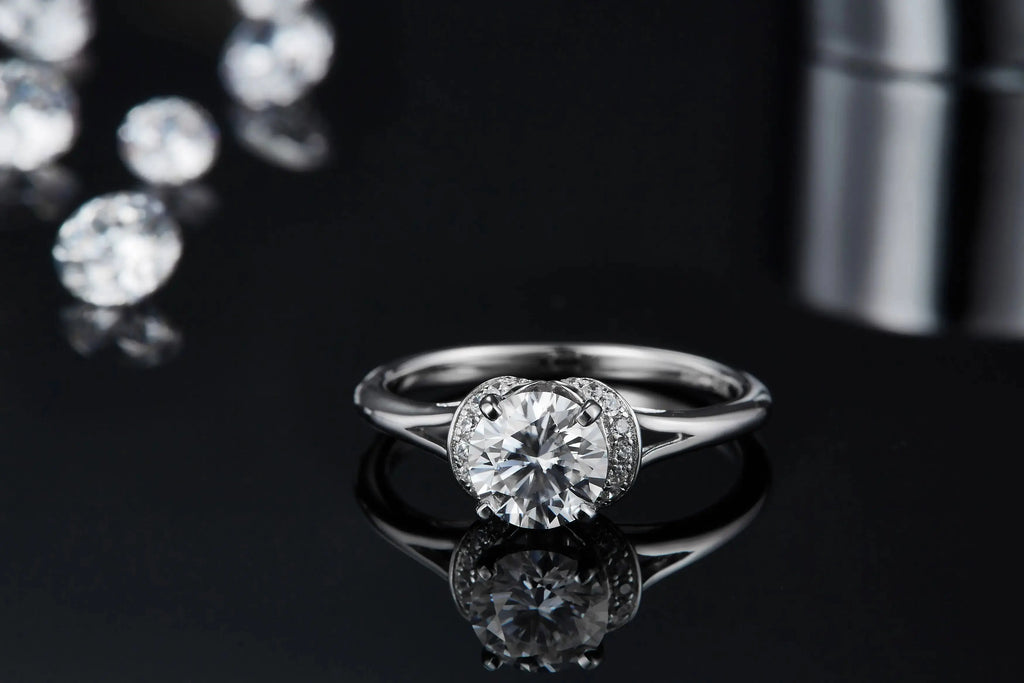 1-carat Luxury And Fashionable Light Luxury Jewelry Silver Ring Set With Top-quality Moissanite, S925 Silver Plated Platinum NP Collection