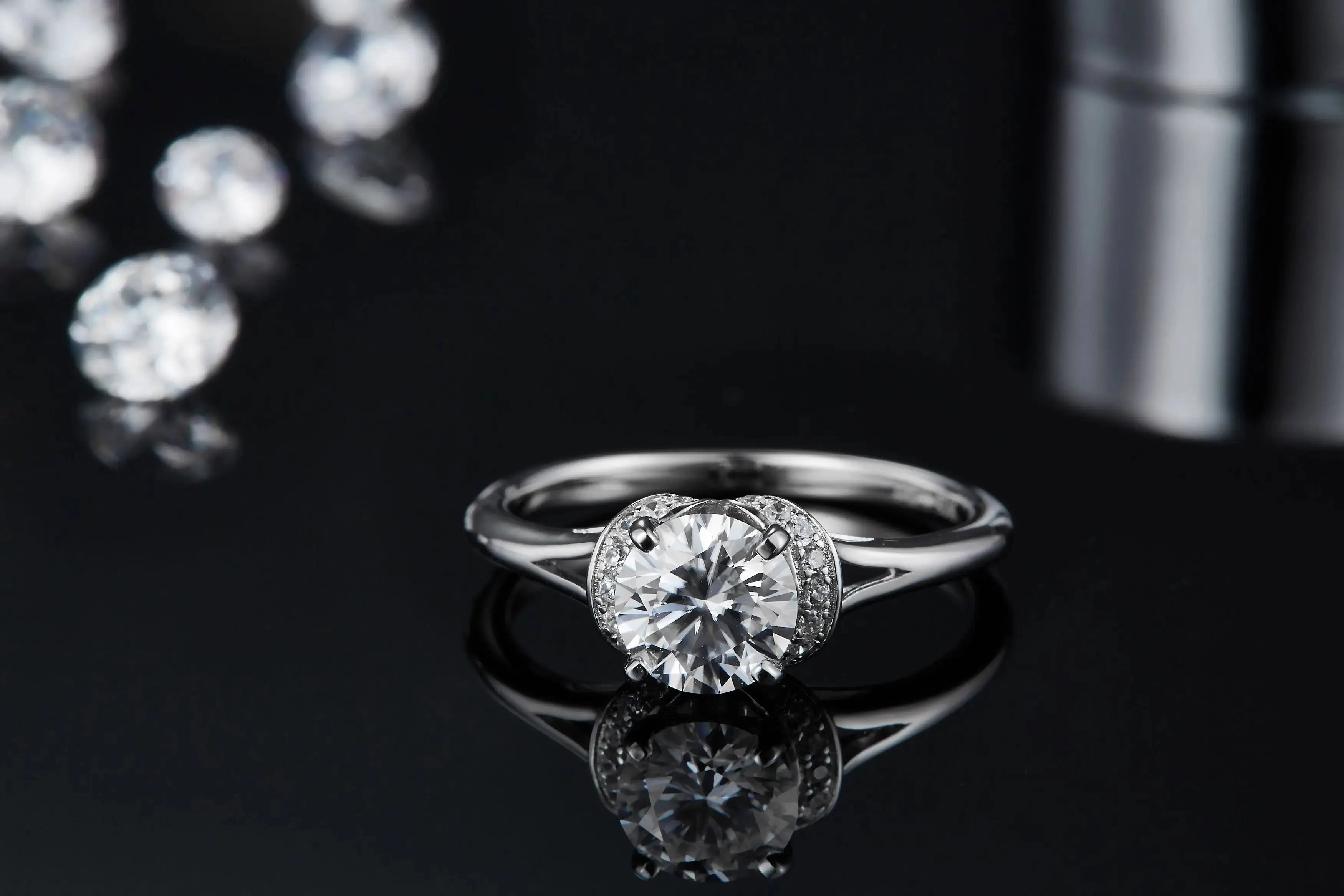1-carat Luxury And Fashionable Light Luxury Jewelry Silver Ring Set With Top-quality Moissanite, S925 Silver Plated Platinum NP Collection