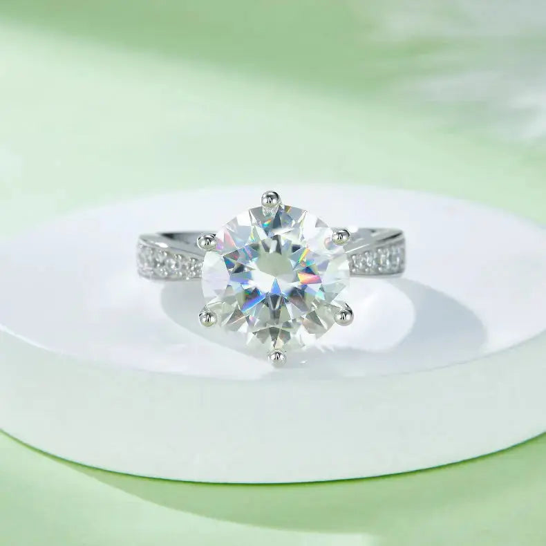 A 5-carat Luxury And Fashionable Light Luxury Jewelry Silver Ring Set With Top-quality Moissanite, S925 Silver Plated With Platinum NP Collection