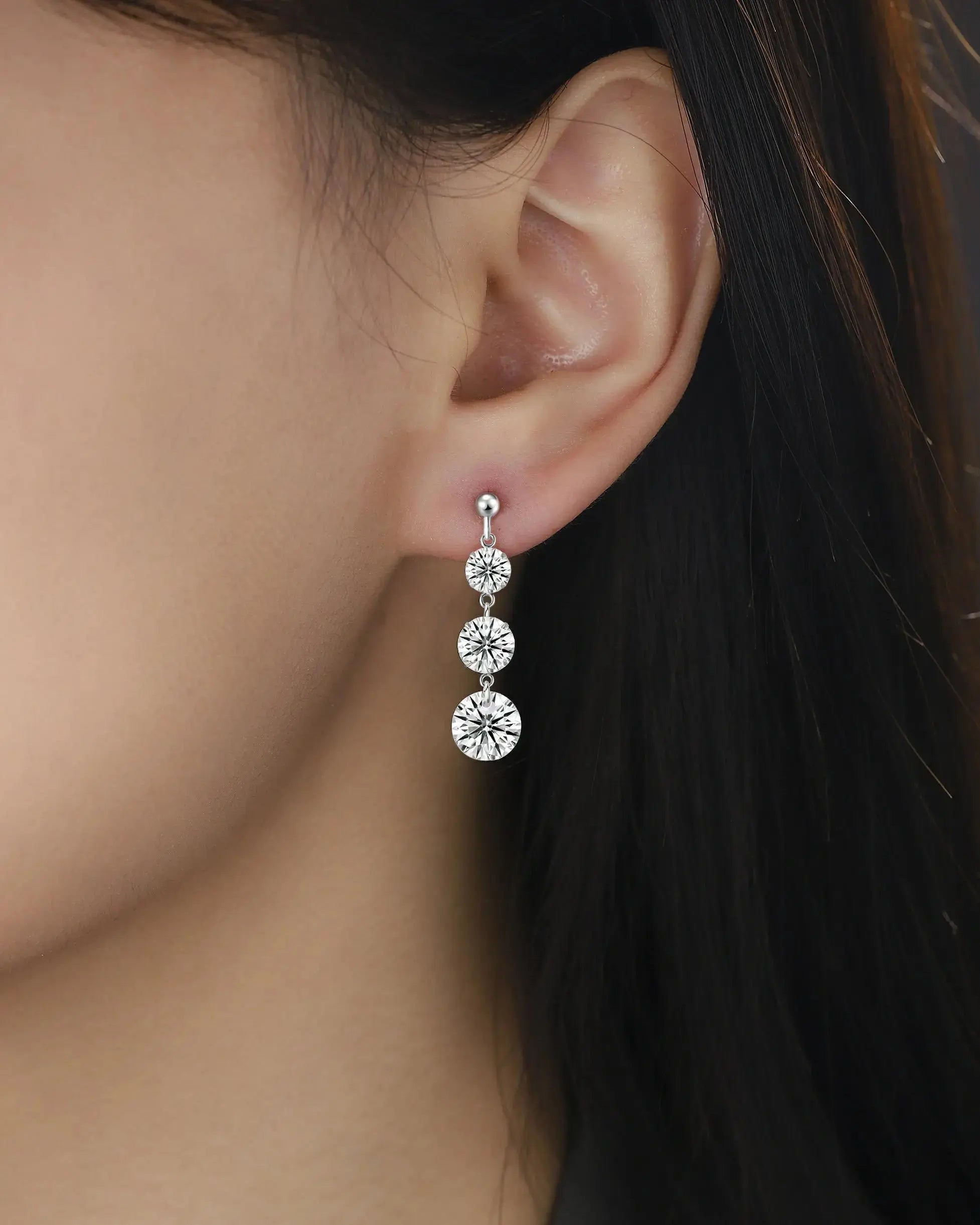 Top-quality Moissanite Luxury And Fashionable Light Luxury Jewelry Silver Stud Earrings S925 Silver Plated Platinum NP Collection