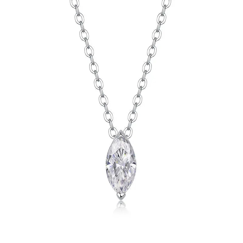 Moissanite S925 Sterling Silver and Platinum-Plated Diamond Necklace in the Shape of a Horse Eye
