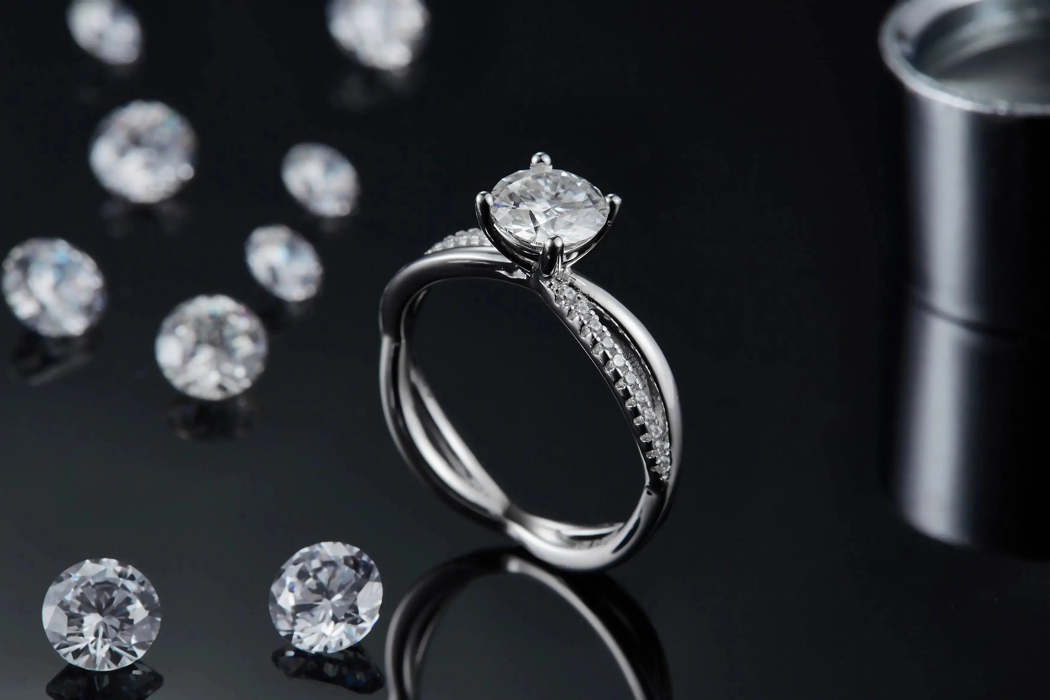 1-carat Luxury And Fashionable Light Luxury Jewelry Silver Ring Set With Top-quality Moissanite, S925 Silver Plated Platinum NP Collection