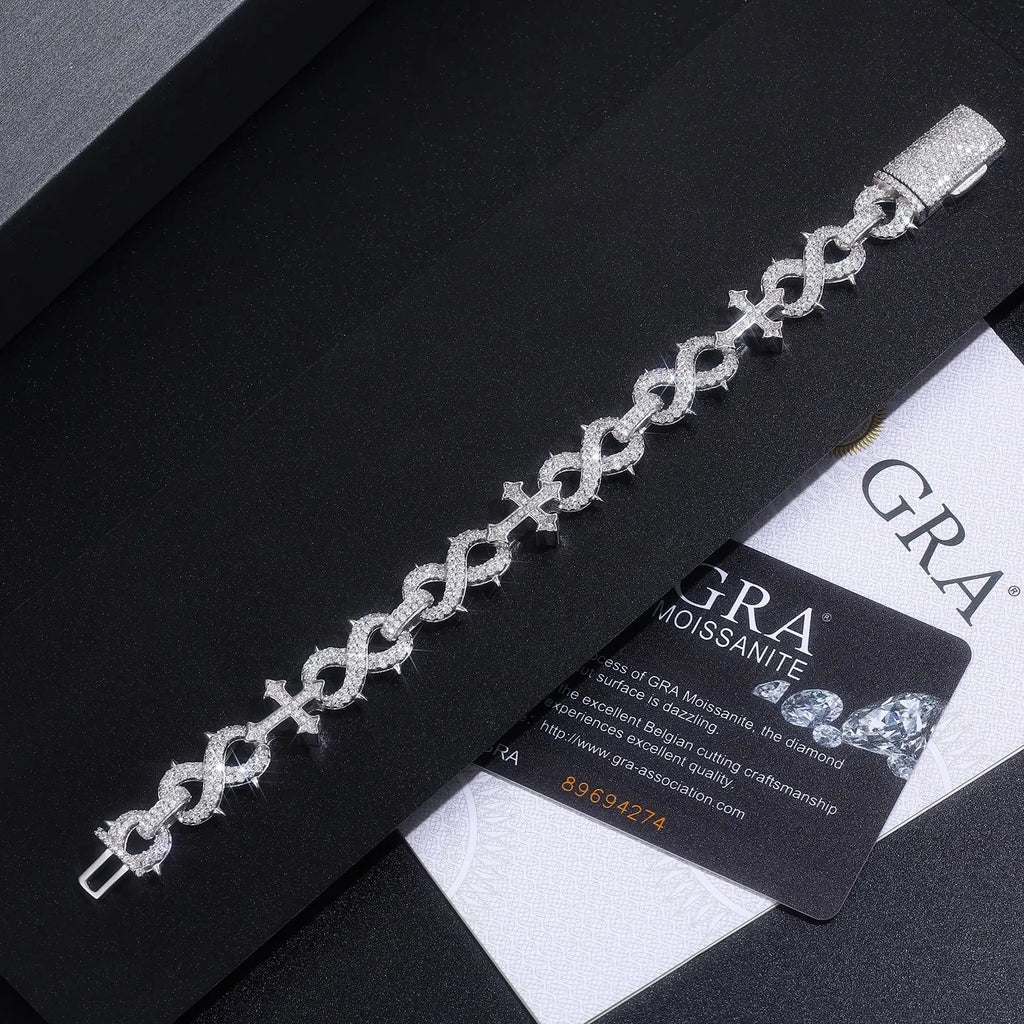 A Luxurious And Fashionable Minimalist Bracelet Featuring Top-quality Moissanite, Made Of S925 Silver Electroplated With Platinum. - N&P Colletion
